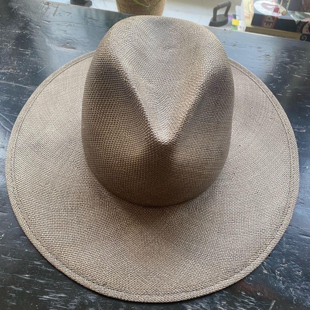 Janessa Leone   Black straw Hat Size Large